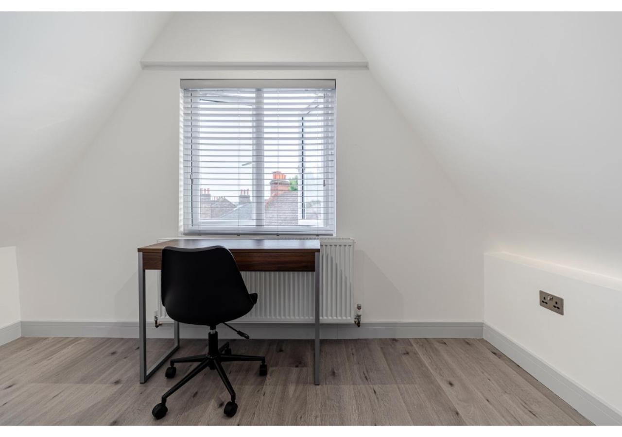 Cozy And Stylish 2 Bedroom Flat In Greater London Exterior photo